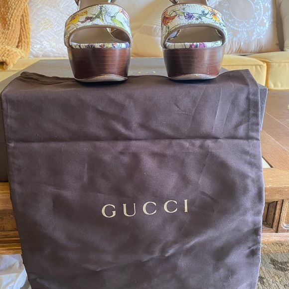 Gucci Bianco Multi Floral Platform Heels - Picture 10 of 13